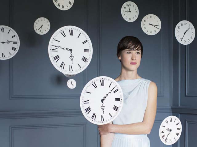 Почему время стало идти быстрее: мнения ученых, советы психологов, как замедлить время